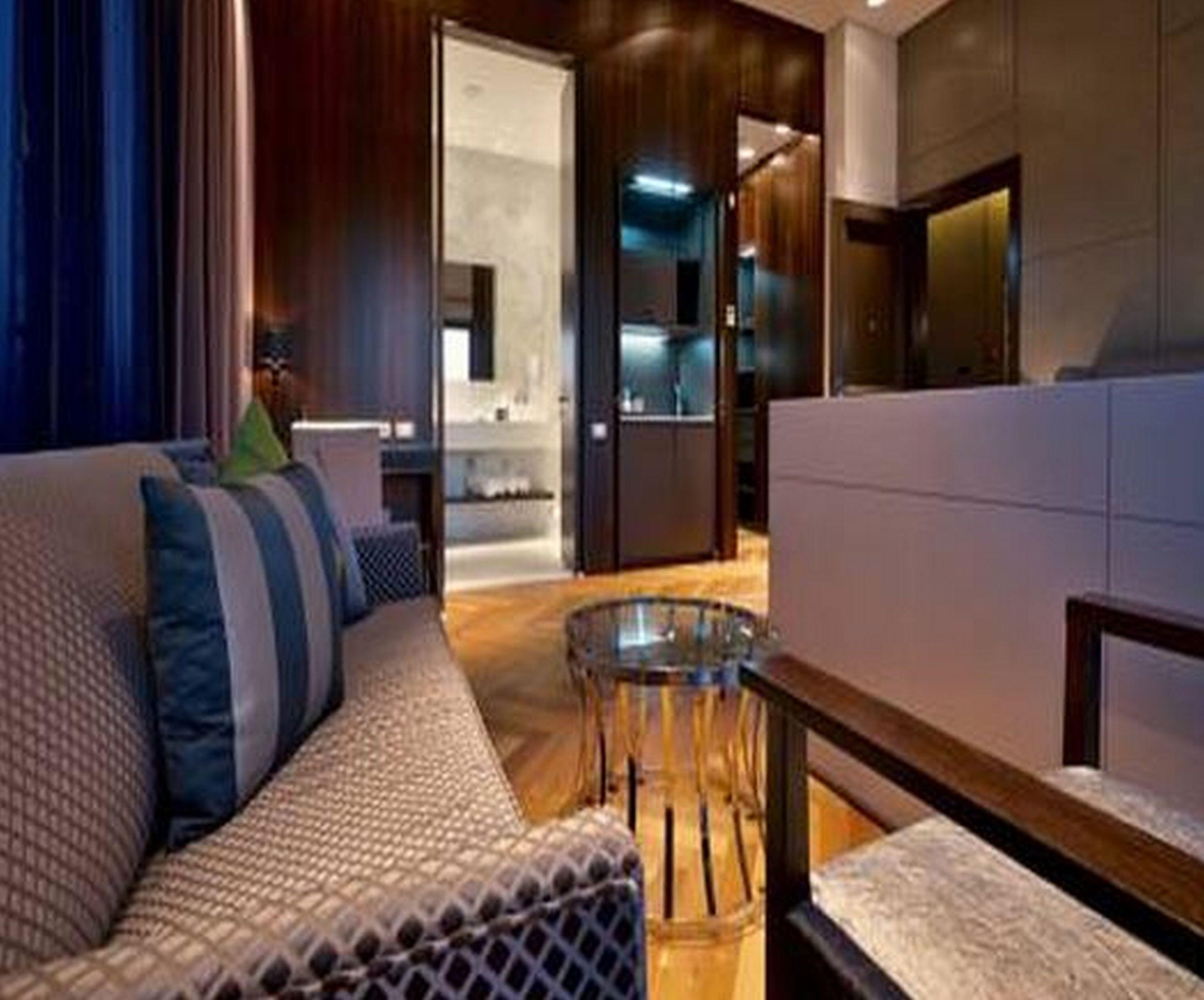 Hotel Indigo Tel Aviv - Diamond District By Ihg Giv'atayim Exterior foto A suite at the hotel