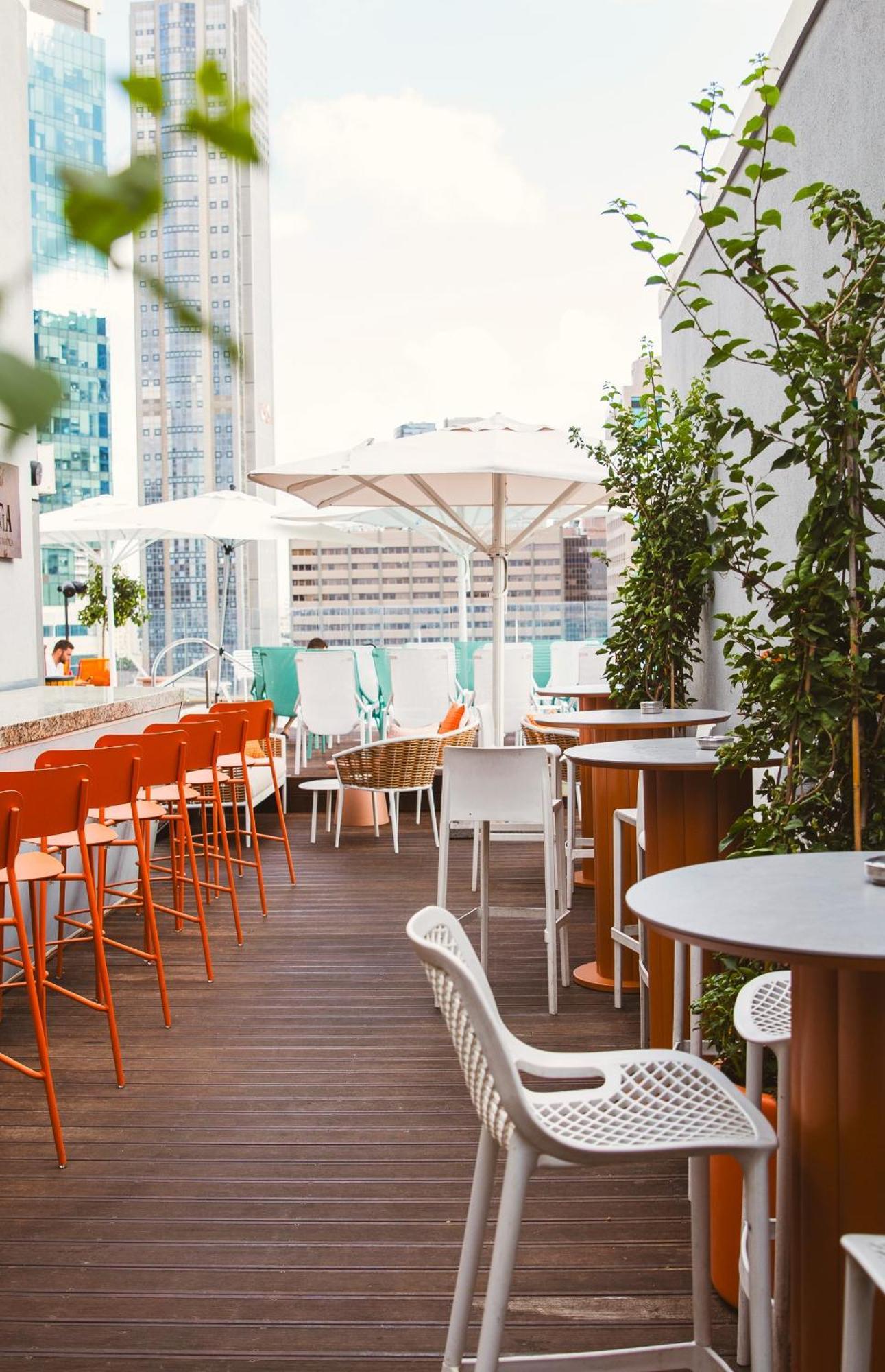Hotel Indigo Tel Aviv - Diamond District By Ihg Giv'atayim Exterior foto The rooftop bar at the hotel